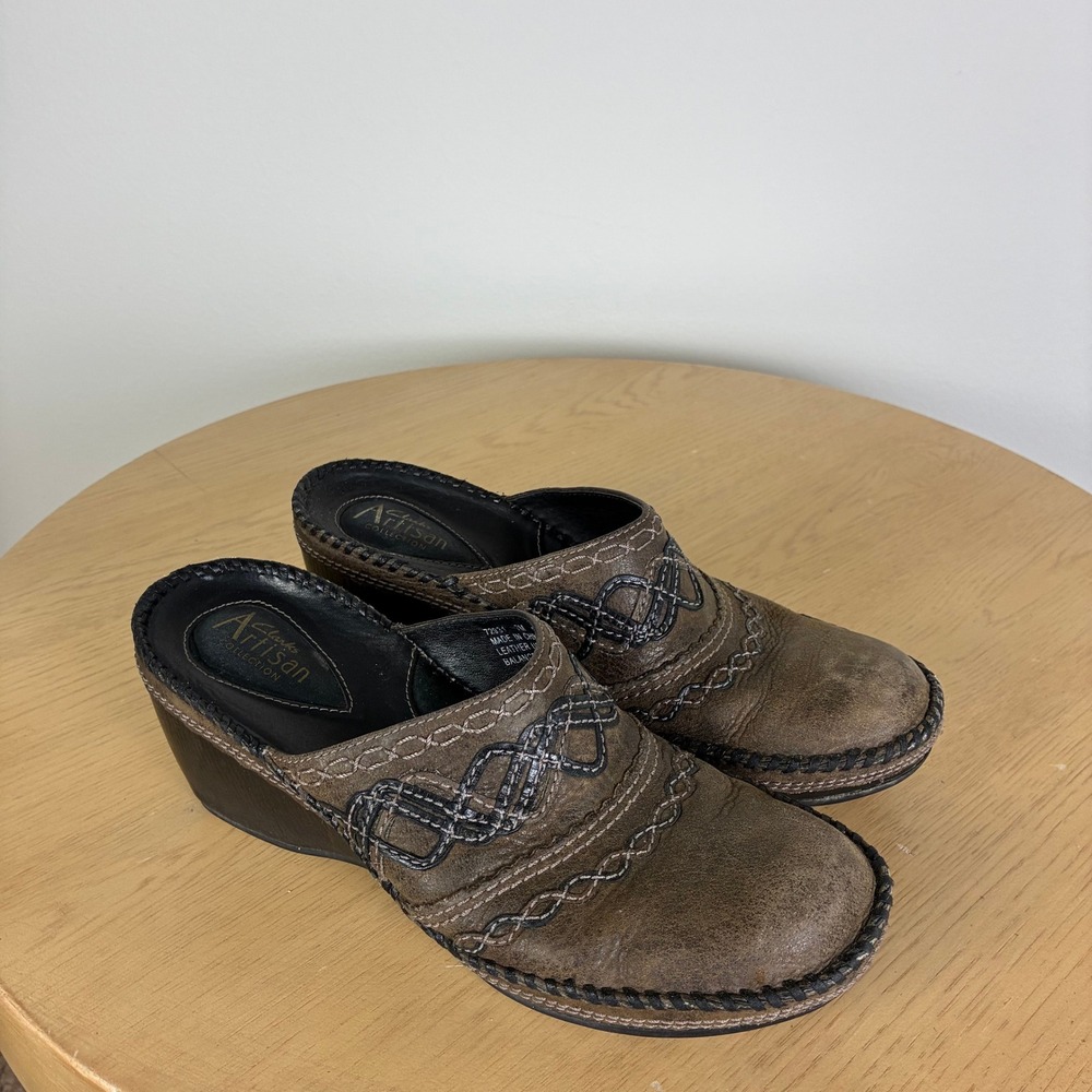 Clarks Leather Wedge Clogs Women's 7 Mules Woven Detail Western Boho Comfort